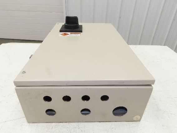Fuji BW125JAGU-3P125 125A 480V 3-Pole Motor Starter Enclosure External Handle