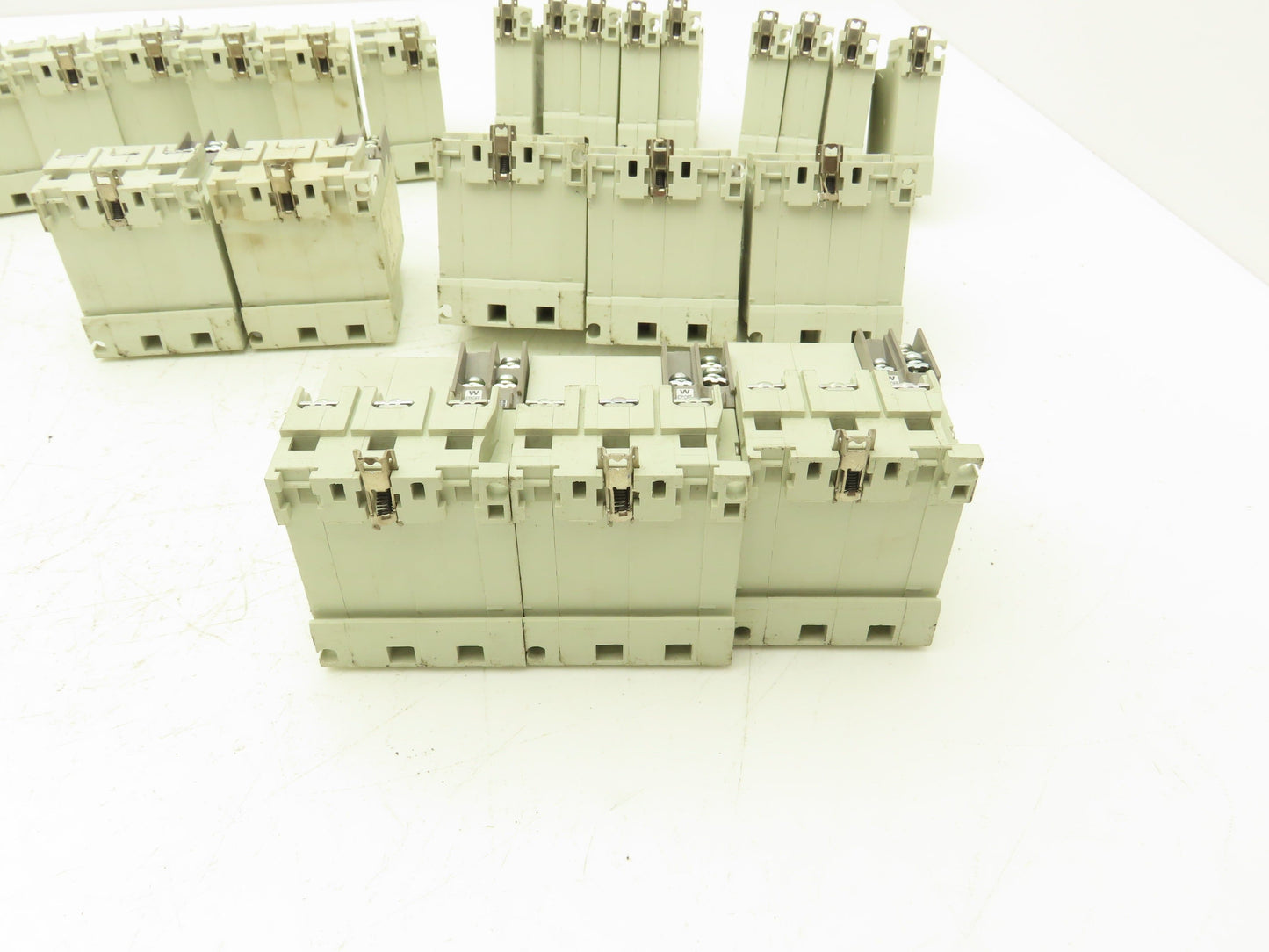 Fuji Electric Circuit Breakers AC/DC | 1/3/5A | 1/2/3-Pole | Mixed Lot of 30