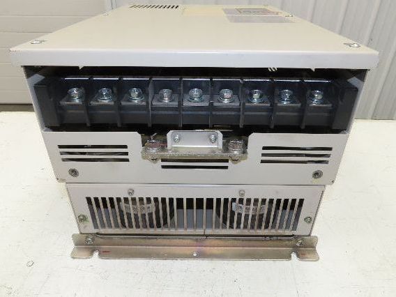 Yaskawa CIMR-AU4A0088FAA AC Drive 60HP 380-480V 3PH In 0-480VAC 0-400Hz 88A Out