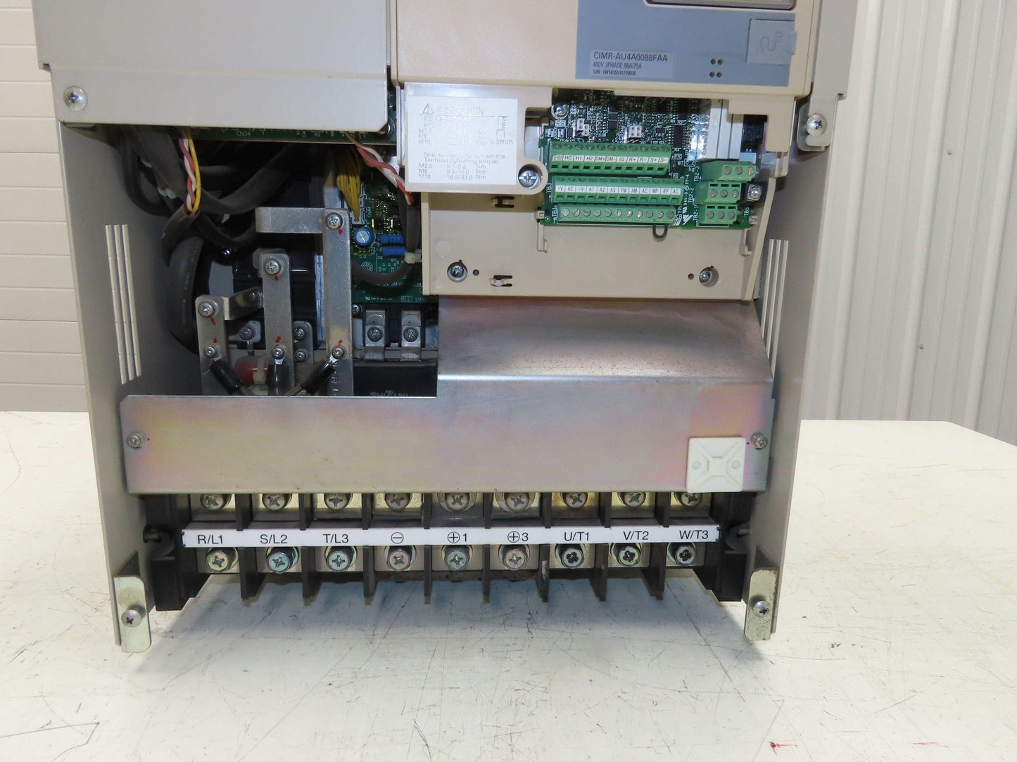 Yaskawa CIMR-AU4A0088FAA AC Drive 60HP 380-480V 3PH In 0-480VAC 0-400Hz 88A Out