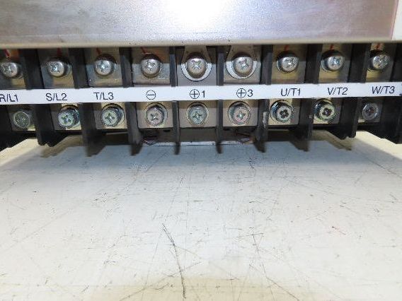 Yaskawa CIMR-AU4A0088FAA AC Drive 60HP 380-480V 3PH In 0-480VAC 0-400Hz 88A Out