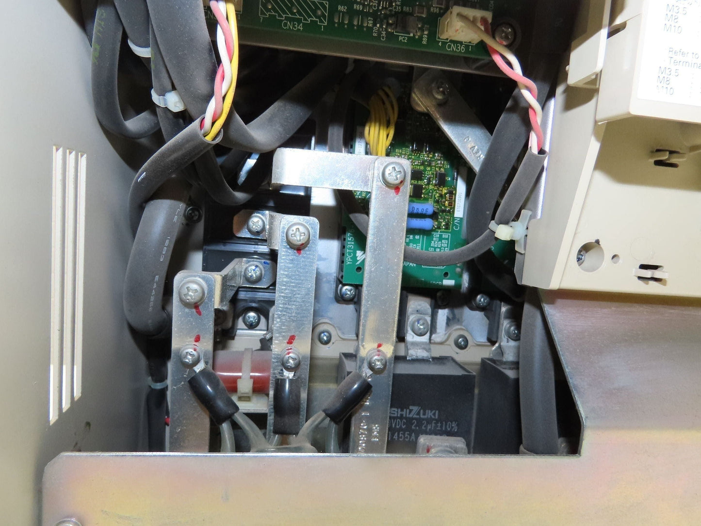 Yaskawa CIMR-AU4A0088FAA AC Drive 60HP 380-480V 3PH In 0-480VAC 0-400Hz 88A Out