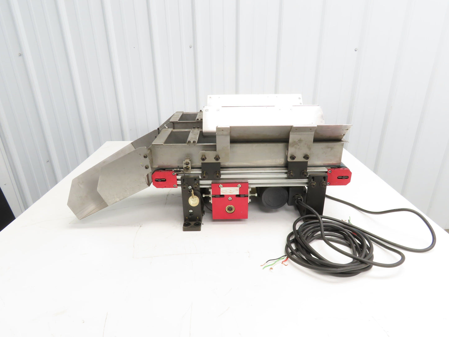 NKE 6"x 22" Double Belt Conveyor Small Parts Slow Feed Chute 220V 1FPM