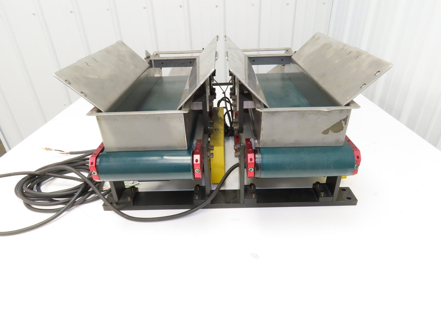 NKE 6"x 22" Double Belt Conveyor Small Parts Slow Feed Chute 220V 1FPM