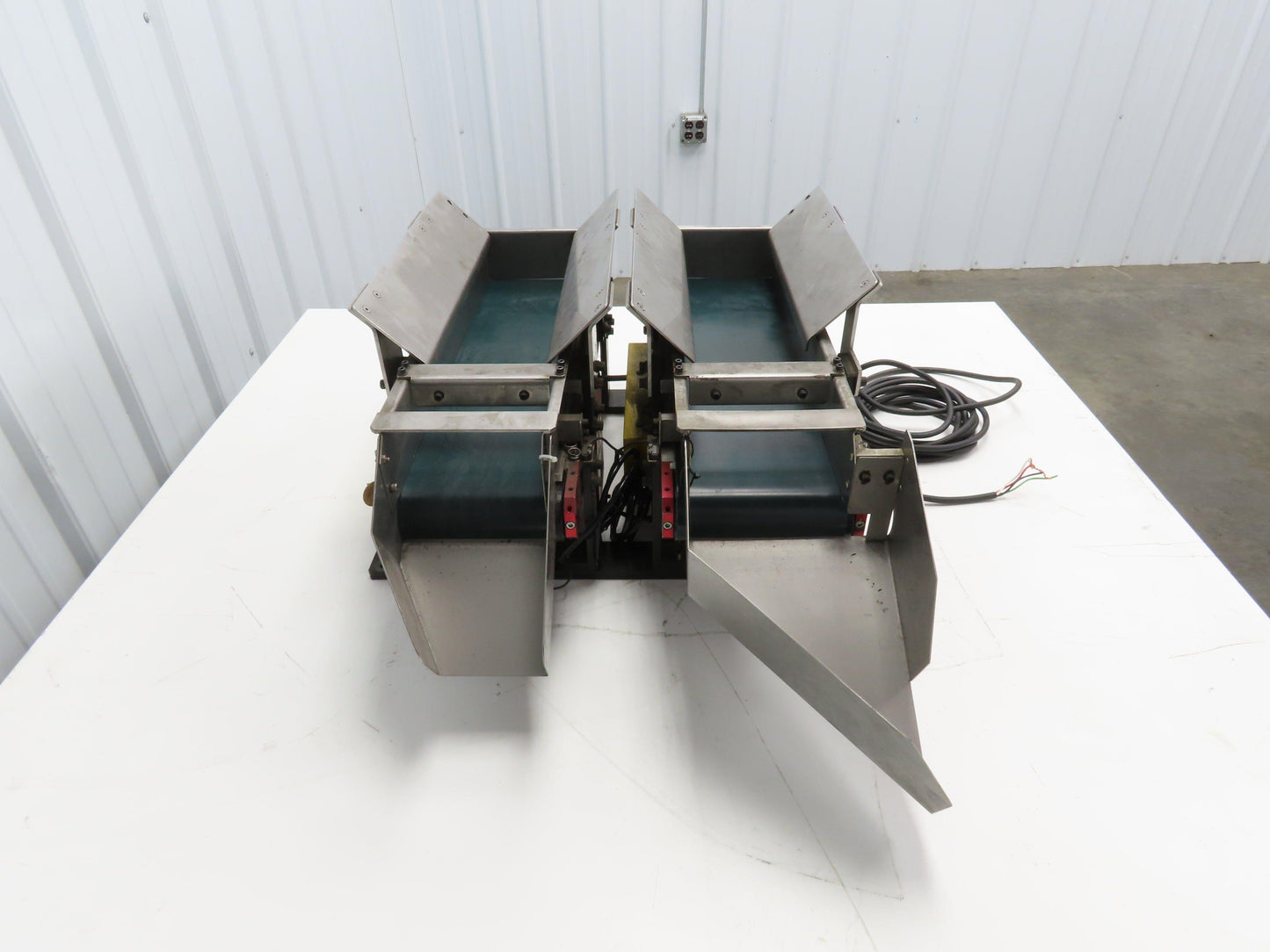 NKE 6"x 22" Double Belt Conveyor Small Parts Slow Feed Chute 220V 1FPM