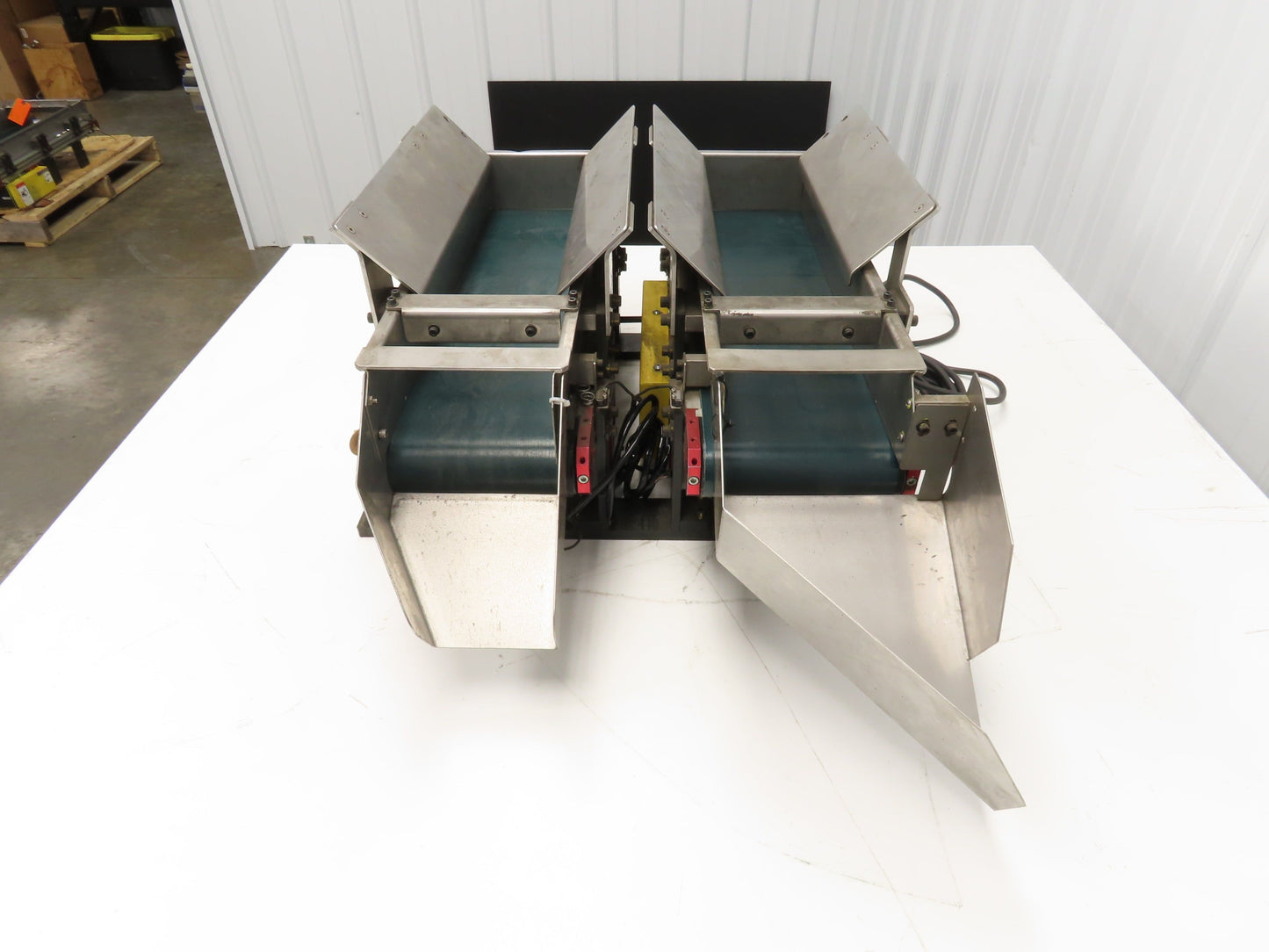 NKE 6"x 22" Double Belt Conveyor Small Parts Slow Feed Chute 220V 1FPM