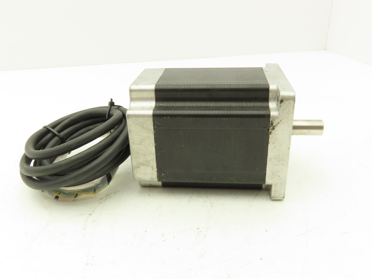 Chuangwei Motor 86BHH114-500A-32E Stepper Motor 2PH 5A 1/2" Shaft 4.33 Ft-Lb