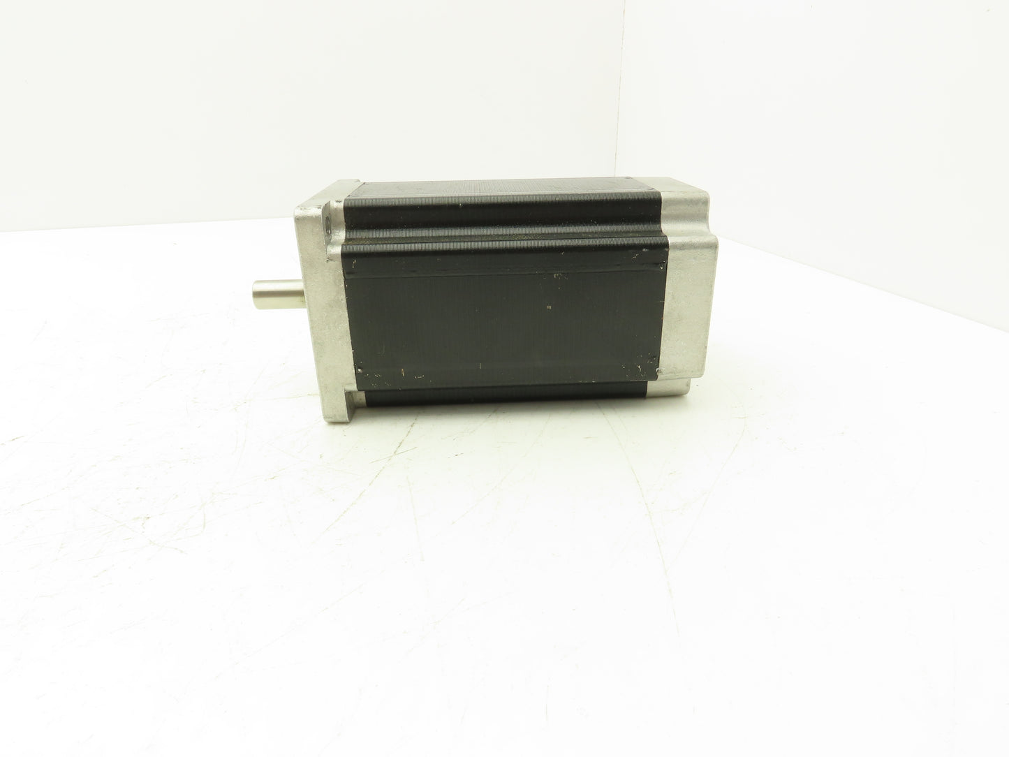 Chuangwei Motor 86BHH150-400B-32J Stepper Motor 2PH 5A 1/2" Shaft 4.4 Ft-Lb