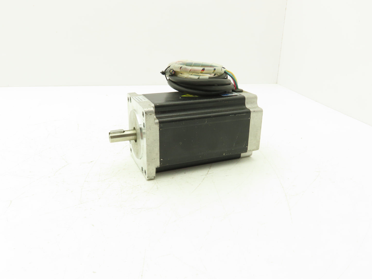Chuangwei Motor 86BHH150-400B-32J Stepper Motor 2PH 5A 1/2" Shaft 4.4 Ft-Lb