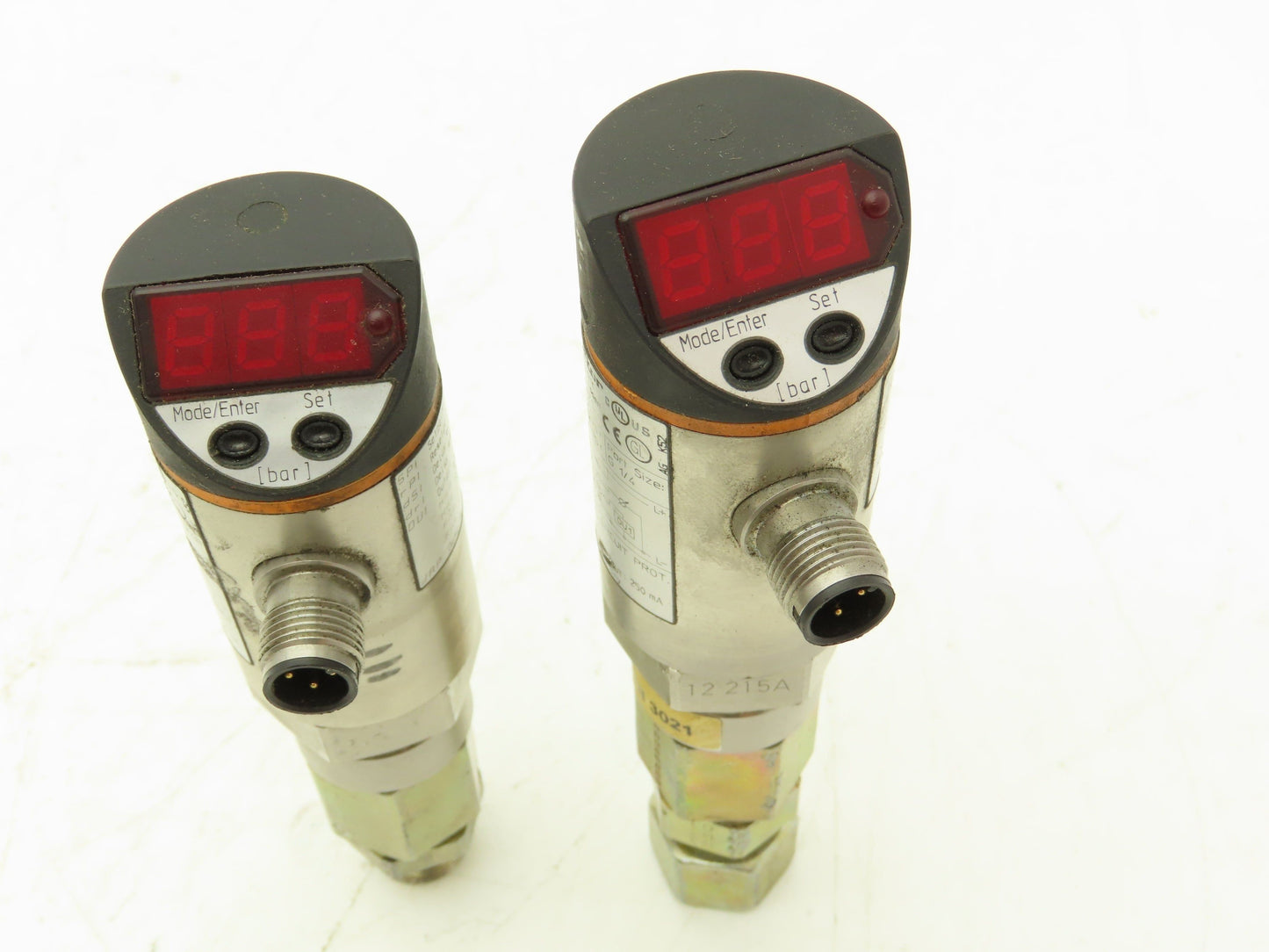IFM Efector PN3021 Electronic Pressure Sensor Monitor 1/4" NPT 250bar Lot of 2