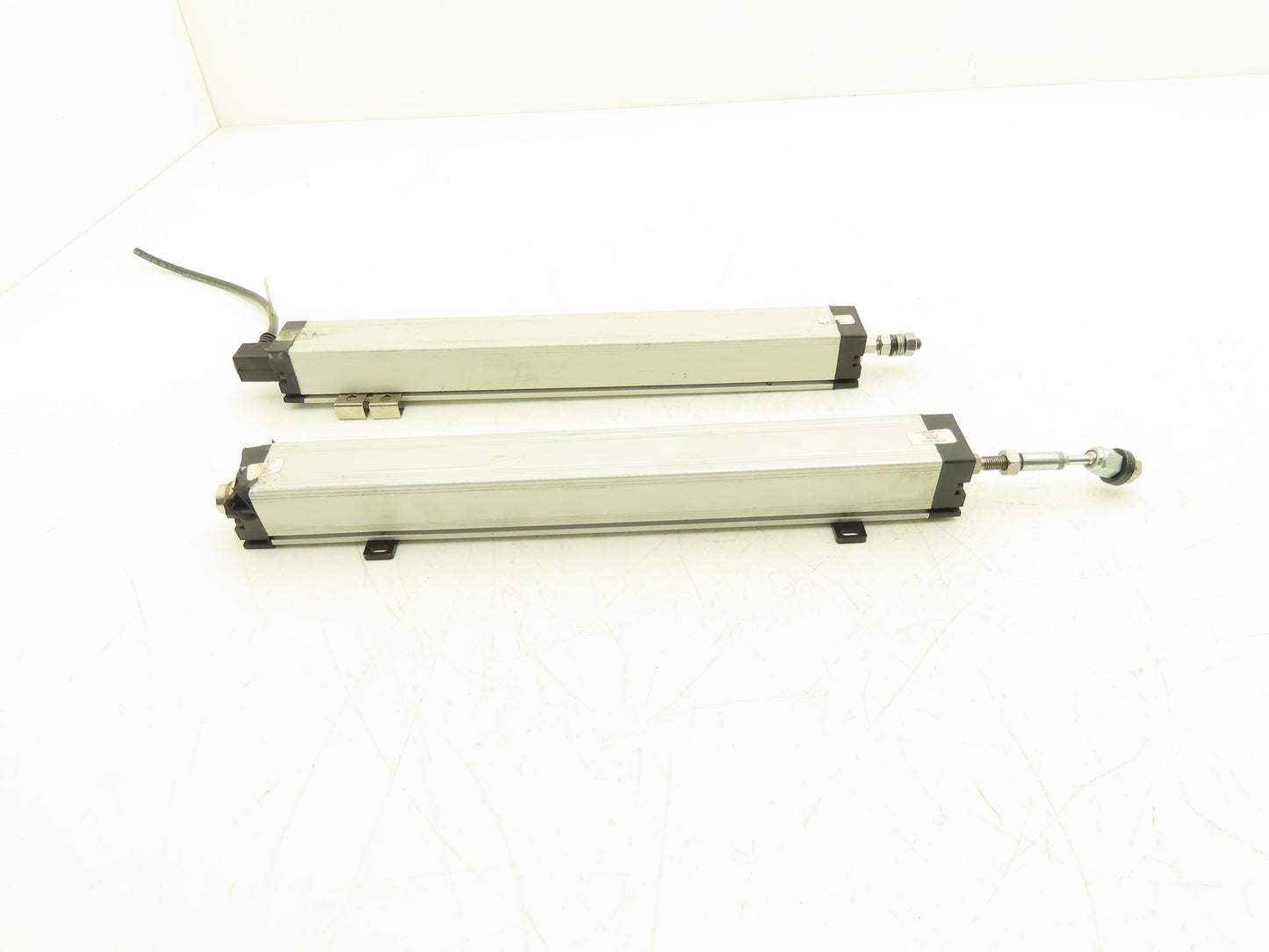 Servtek TD390-5-9-H-W Linear Transducer Position Sensor 9"Stroke Lot of2