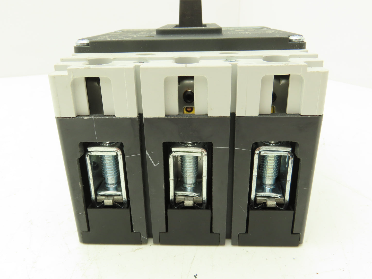 Siemens VL 160X 3VL1703-1DA33-0AA0 Circuit Breaker 3-Pole 3PH 32A 690VAC 250VDC