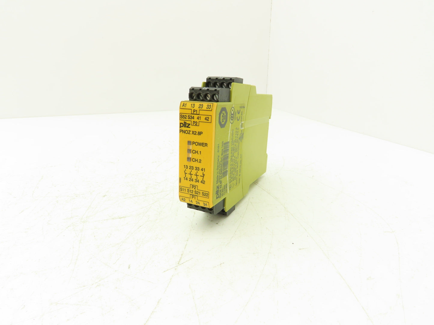 Pilz PNOZ X2.8P Safety Relay 24-240V AC/DC 3NO 1NC 3.0-6.0A