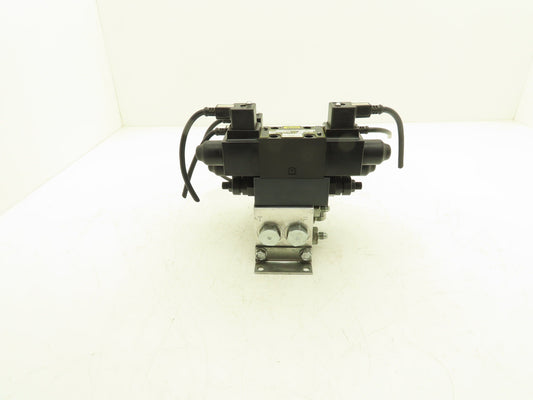 Parker D1VW Hydraulic Directional Solenoid Valves 3-Station Manifold 115V
