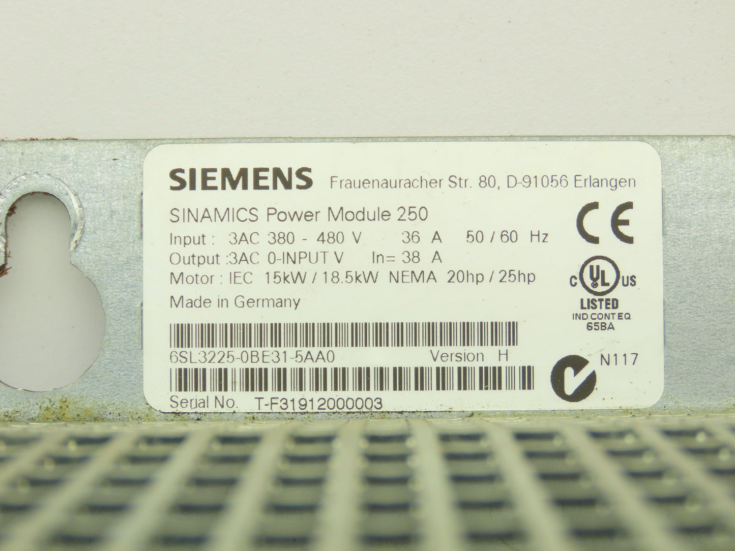 Siemens 6SL3225-0BE31-5AA0 Sinamics AC Drive 480V 25HP 18.5kW 36A