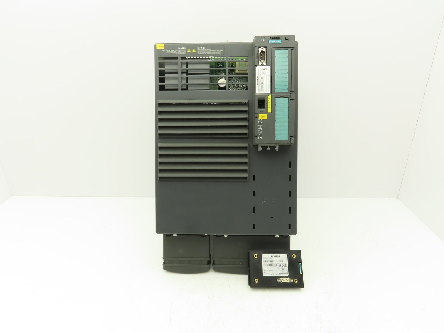 Siemens 6SL3225-0BE31-5AA0 Sinamics AC Drive 480V 25HP 18.5kW 36A
