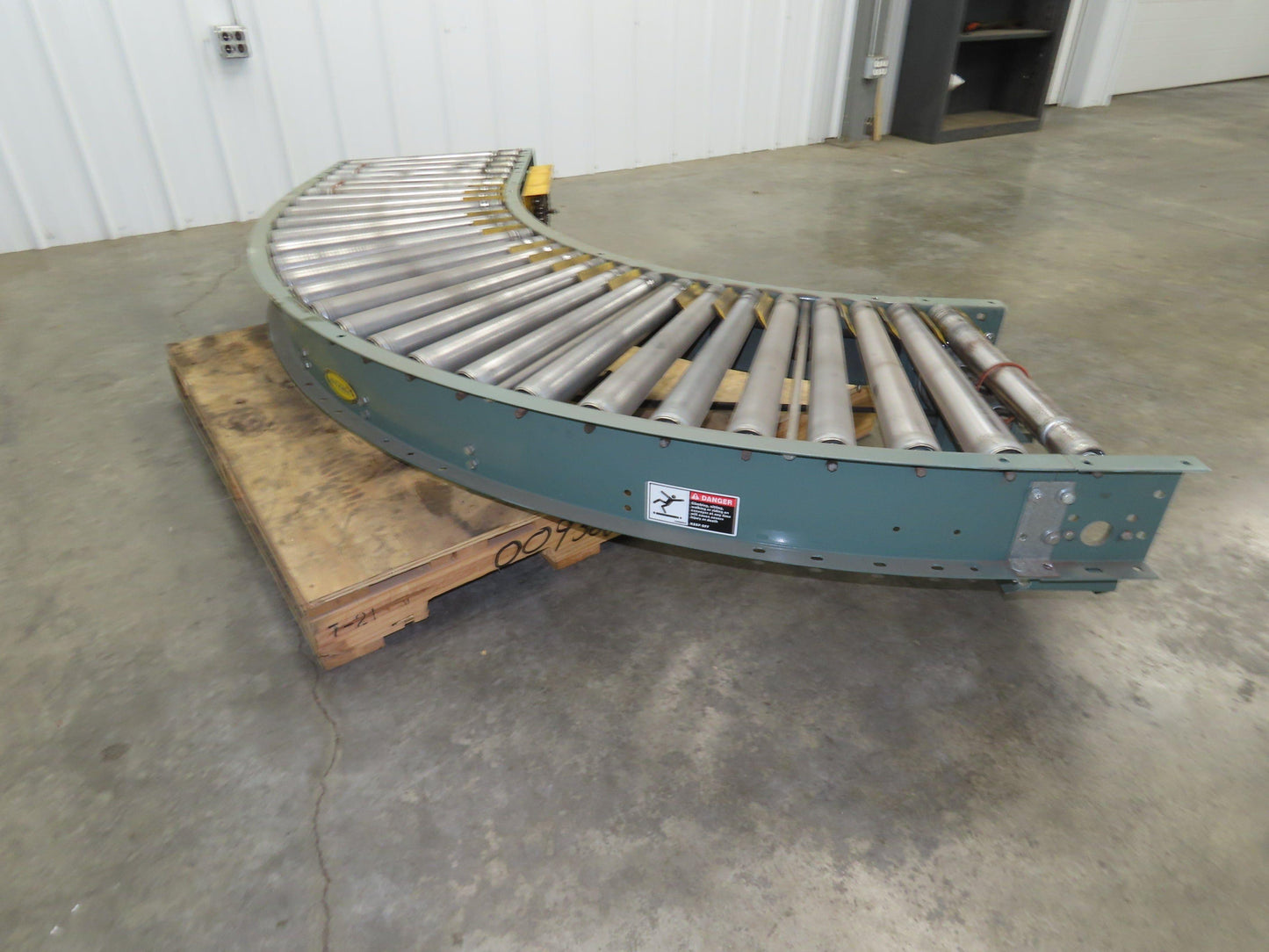 Hytrol 90° Curve Accumulation Roller Conveyor 24"W 21"BF Slave Belt Drive 96"L