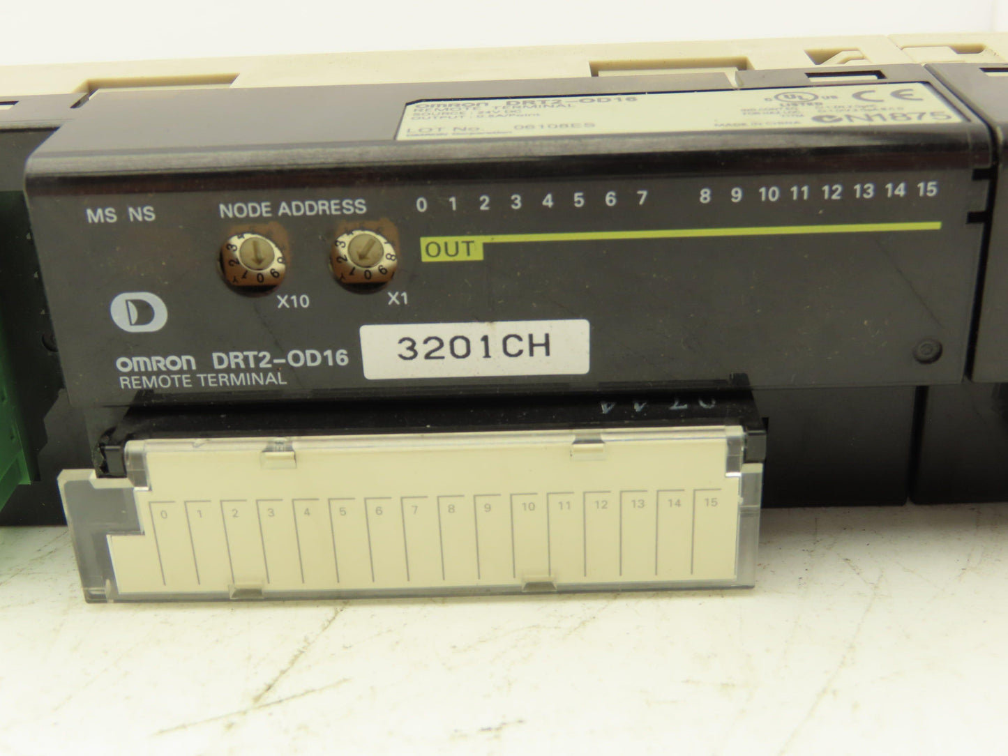Omron DRT2-OD16 XWT-OD16 Remote Terminal PLC Input Output Module Set