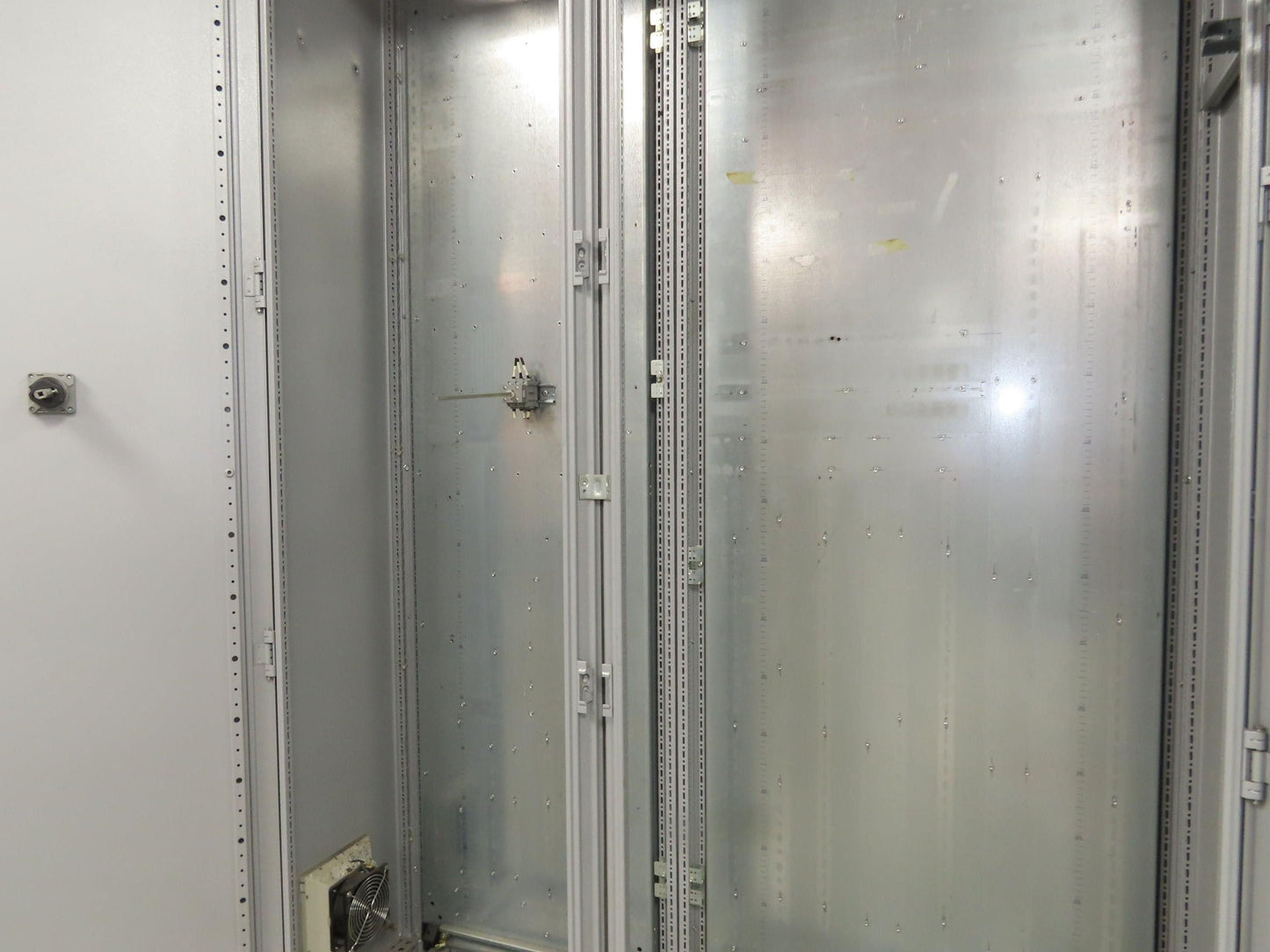 Rittal 2-Door Freestanding Electrical Enclosure Control Panel 2000x1400x400mm