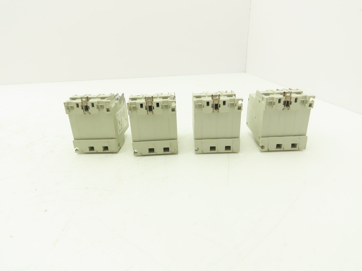 Fuji Electric CP33FM/15W CP33FS/20W AC Circuit Breakers 15/20A 3-Pole Lot of 4
