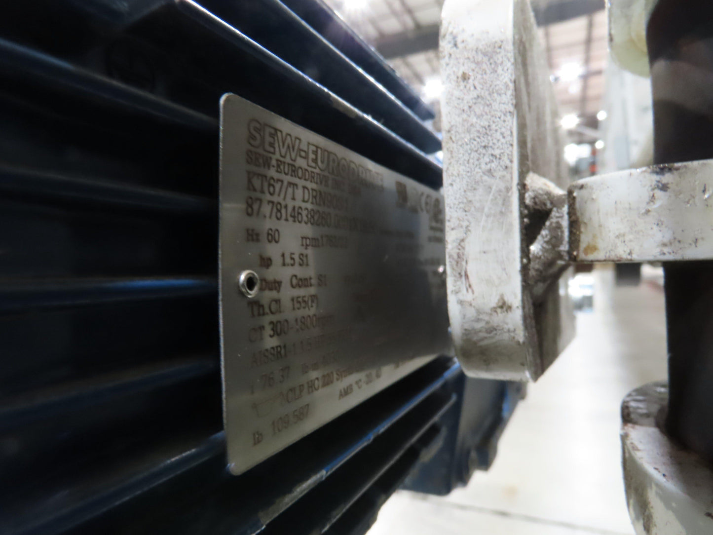 Hytrol 36"x 54' Slider Bed Conveyor Parcel Belt 1.5Hp 480V Center Drive 57 FPM