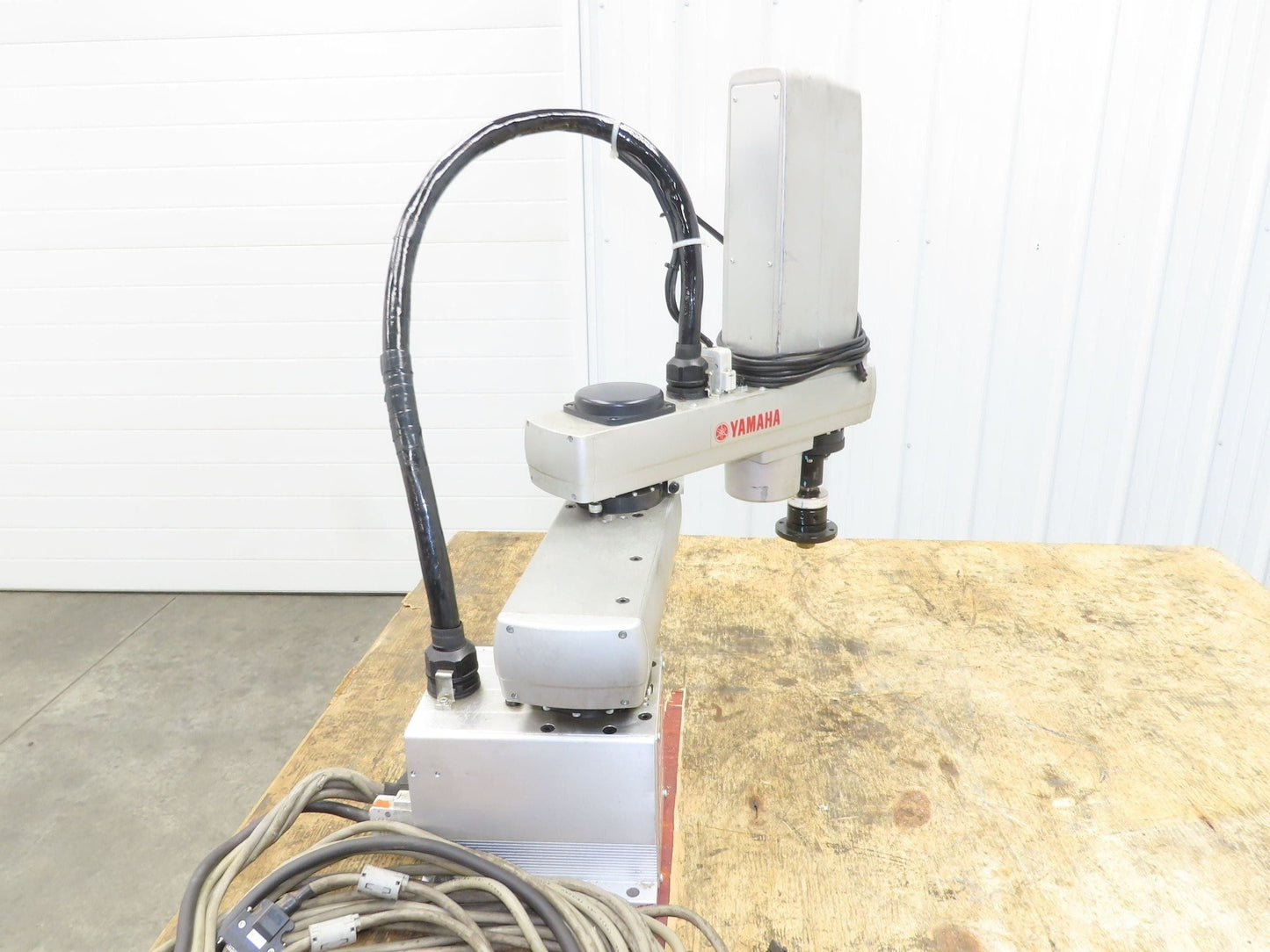 Yamaha YK500XG High Speed Robot Arm With Cables (No Controller)