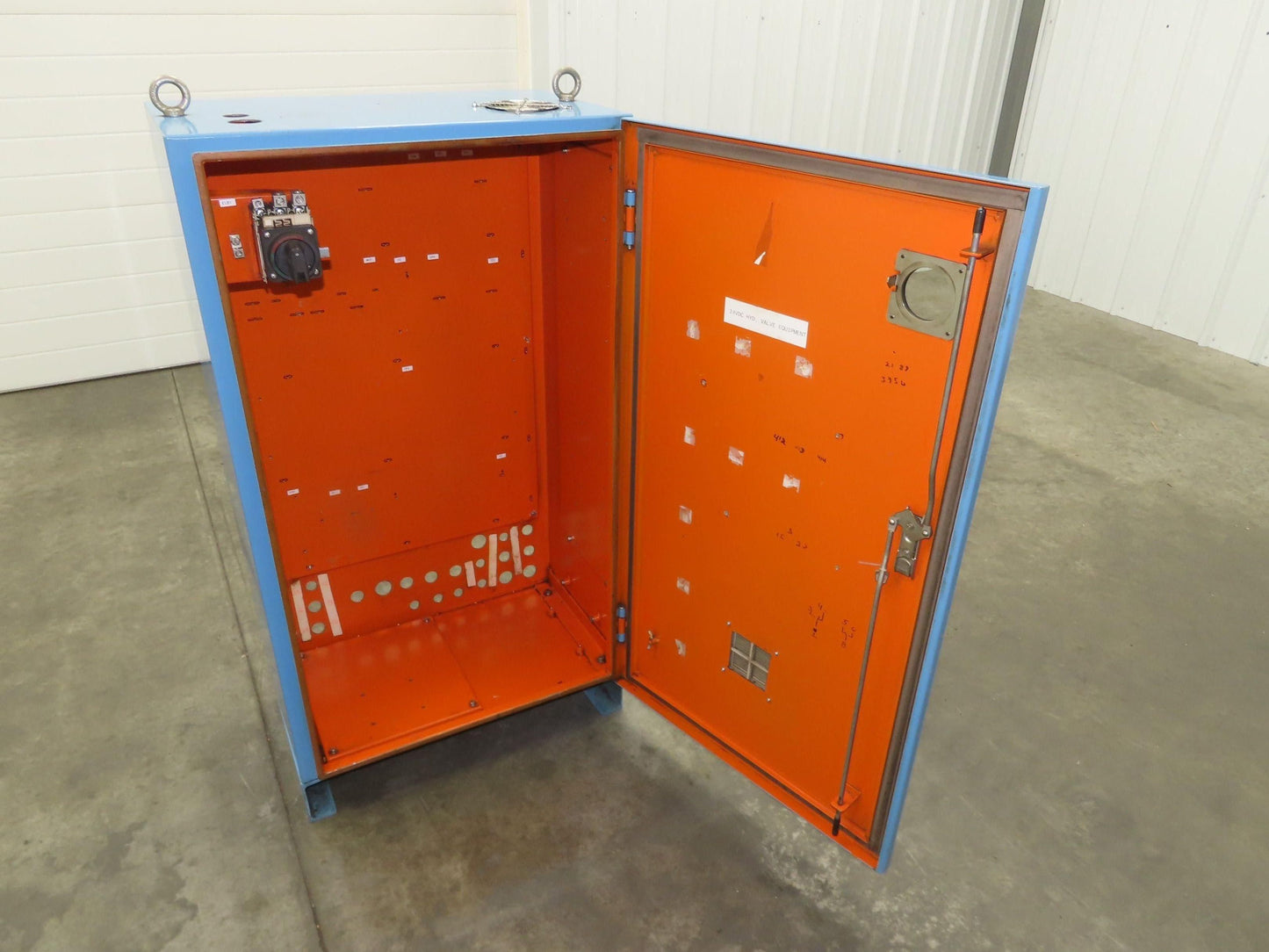 Takigen Freestanding Electrical Enclosure 1100x650x400mm 43x25x14" Disconnect