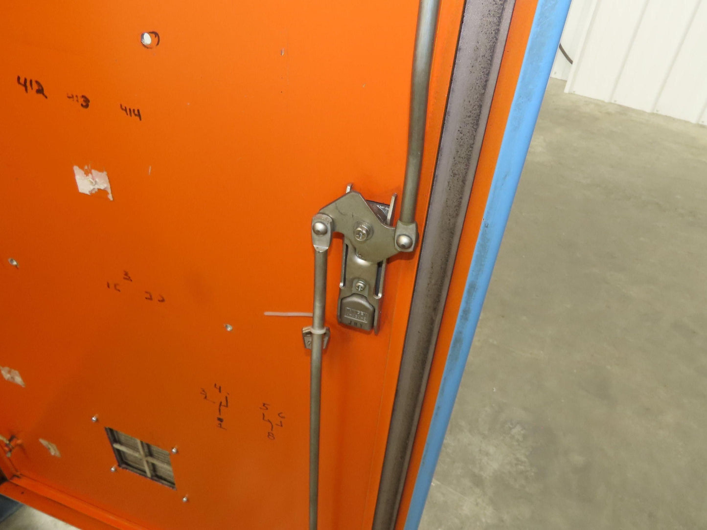 Takigen Freestanding Electrical Enclosure 1100x650x400mm 43x25x14" Disconnect