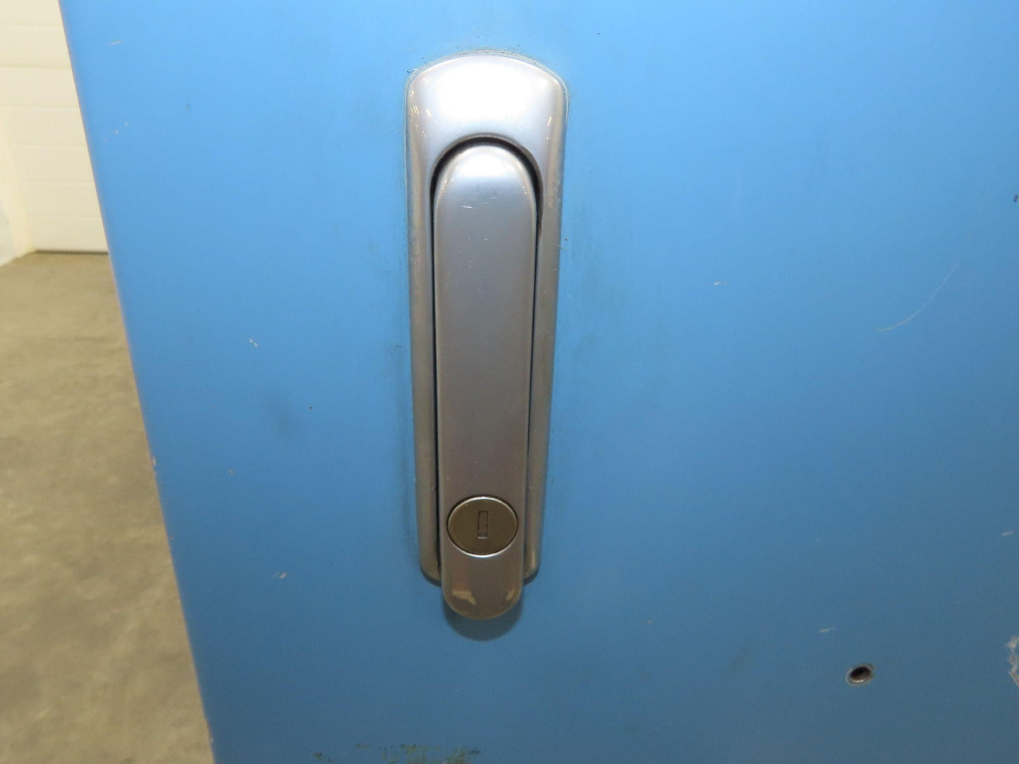 Takigen Freestanding Electrical Enclosure 1100x650x400mm 43x25x14" Disconnect