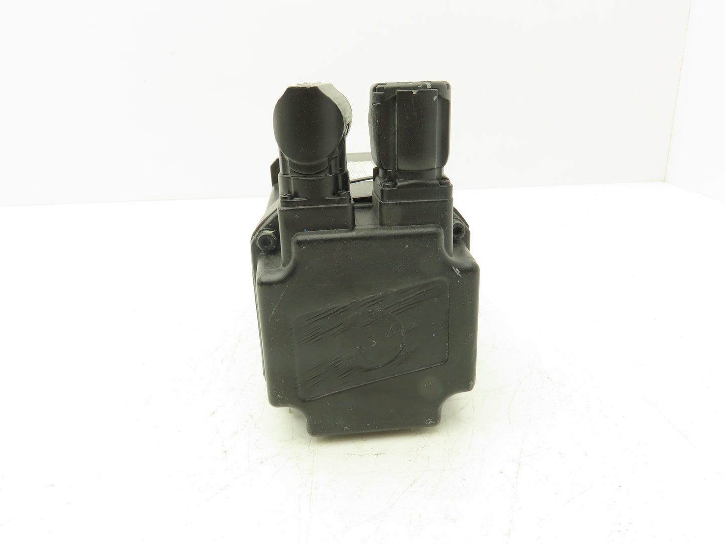 Kollmorgen MT308B1-R1C1 GoldLine XT Servo Motor 3PH 230V 3000RPM