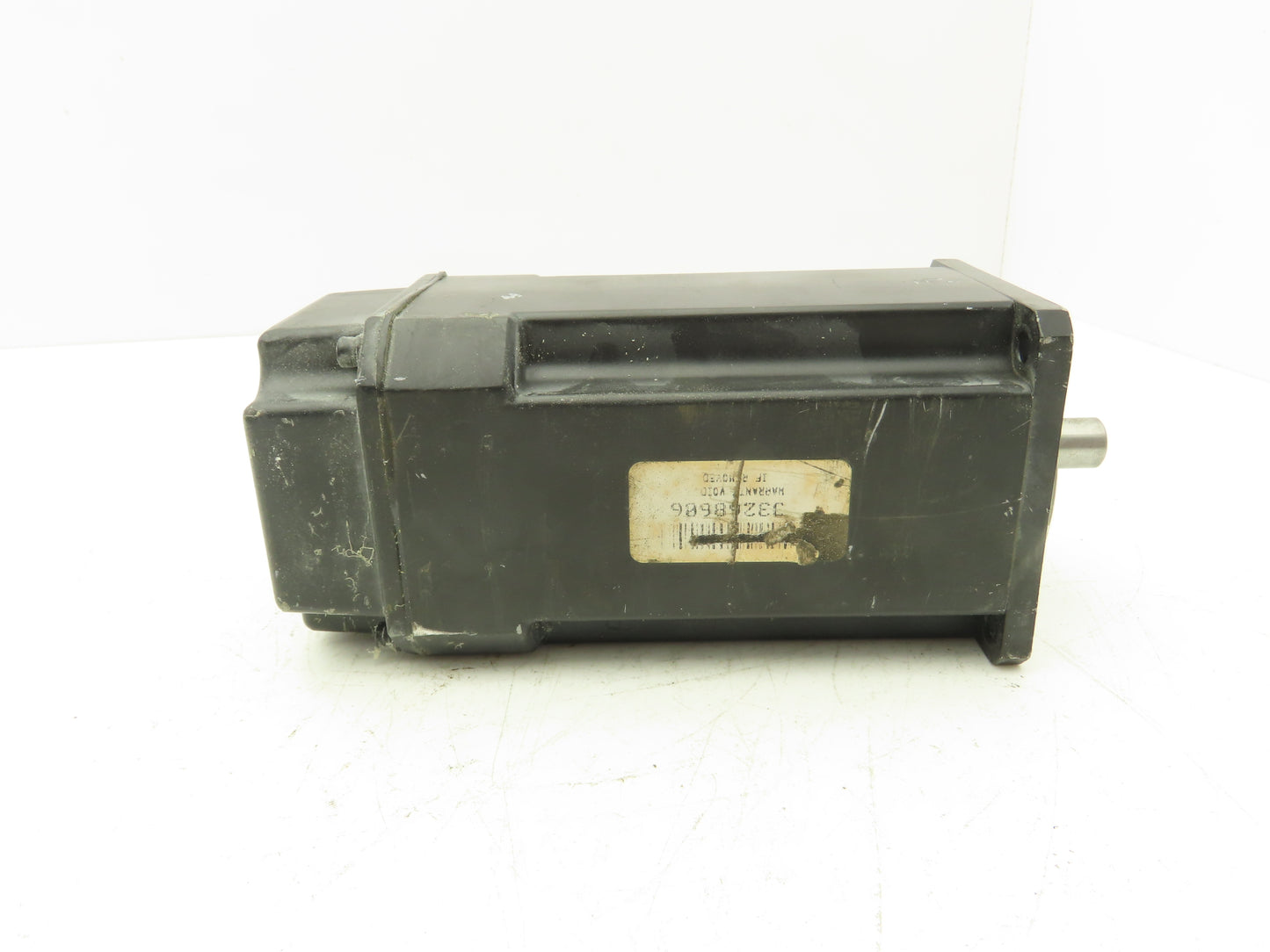 Kollmorgen MT308B1-R1C1 GoldLine XT Servo Motor 3PH 230V 3000RPM