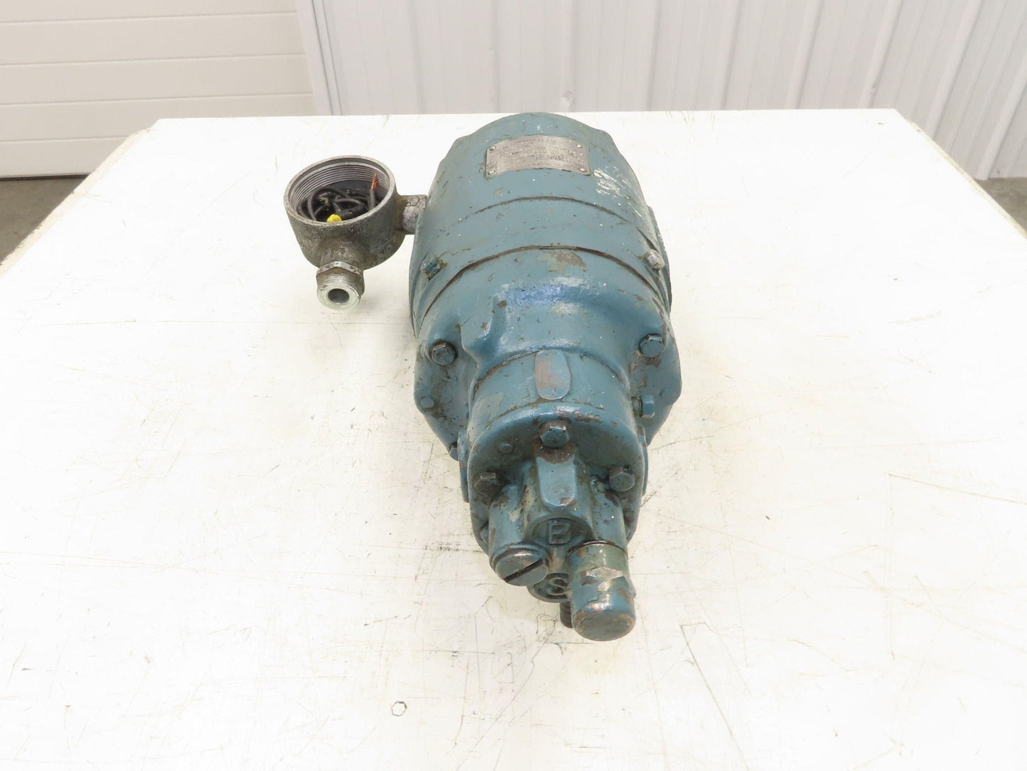 Brown & Sharpe Model 111 Hydraulic Gear Pump 3GPM 600 RPM 1/2"npt 230/460V Motor