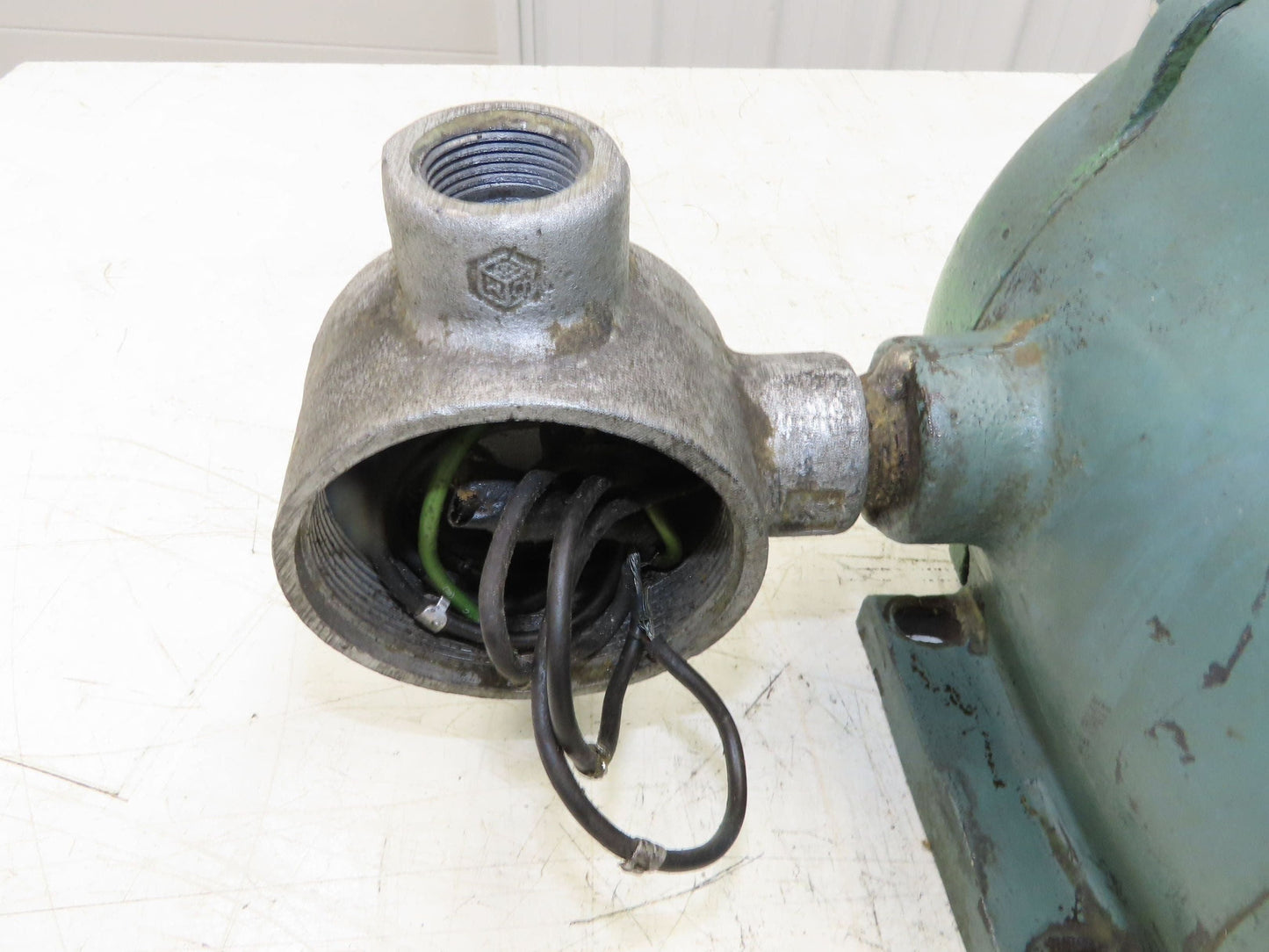 Brown & Sharpe Model 111 Hydraulic Gear Pump 4GPM 600 RPM 1/2"npt 230/460V Motor