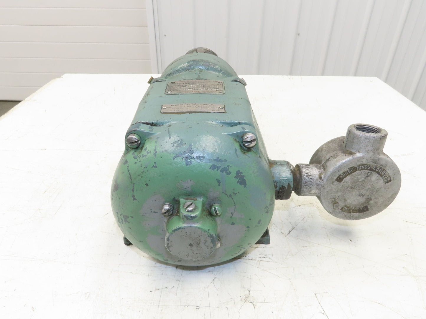 Brown & Sharpe Model 111 Hydraulic Gear Pump 4GPM 600 RPM 1/2"npt 230/460V Motor