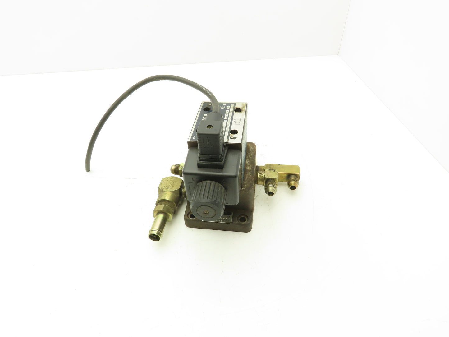 Bosch 081WV10P1V1012WS115/60 D51 Directional Solenoid Valve 115V D02K Manifold