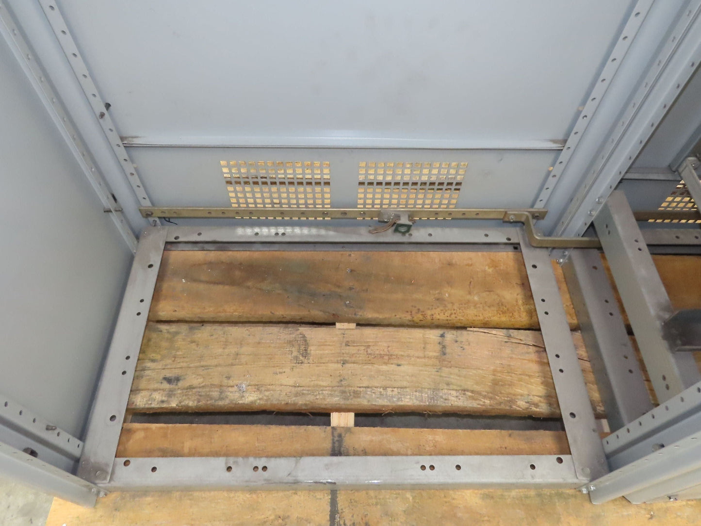 Siemens SB1 Switchboard Load Center 1200A 277/480V 3 Phase 4 Wire 2 Section