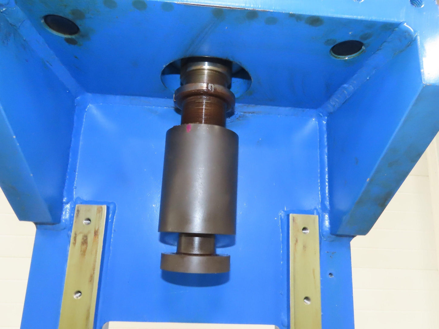 Hirotaka PCH-24-1015-V3-G Pneumatic Press 24 Ton 100mm Stroke 15mm High Thrust