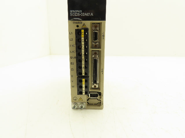 Yaskawa SGDS-02A01A AC Motor Drive 1PH 230V 2.4A In 3PH 0-230V 0-300Hz 200W Out