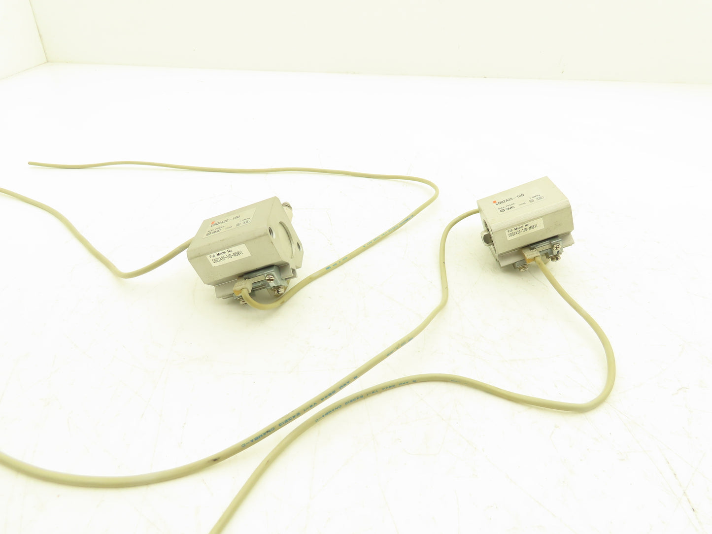 SMC CDQ2A20-10D-M9BVL Pneumatic Cylinder 20mm Bore 10mm Stroke 145 PSI Lot of 2