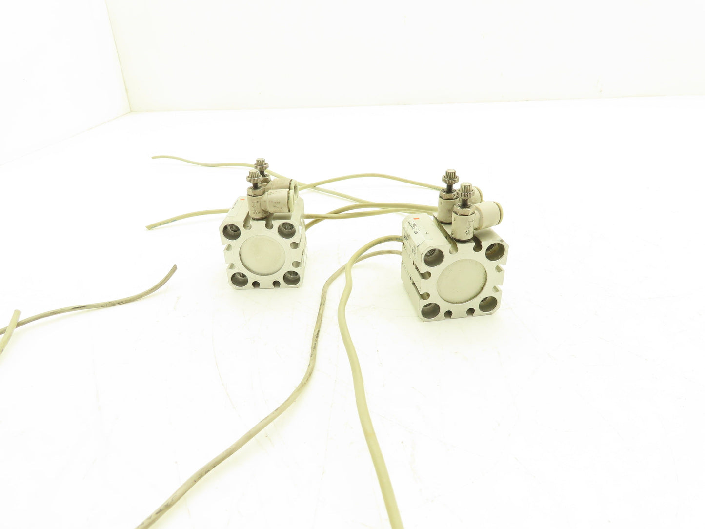 SMC CDQSB25-5D-M9BVLS Pneumatic Air Cylinder 25mm Bore 5mm Stroke 145PSI Lot of2