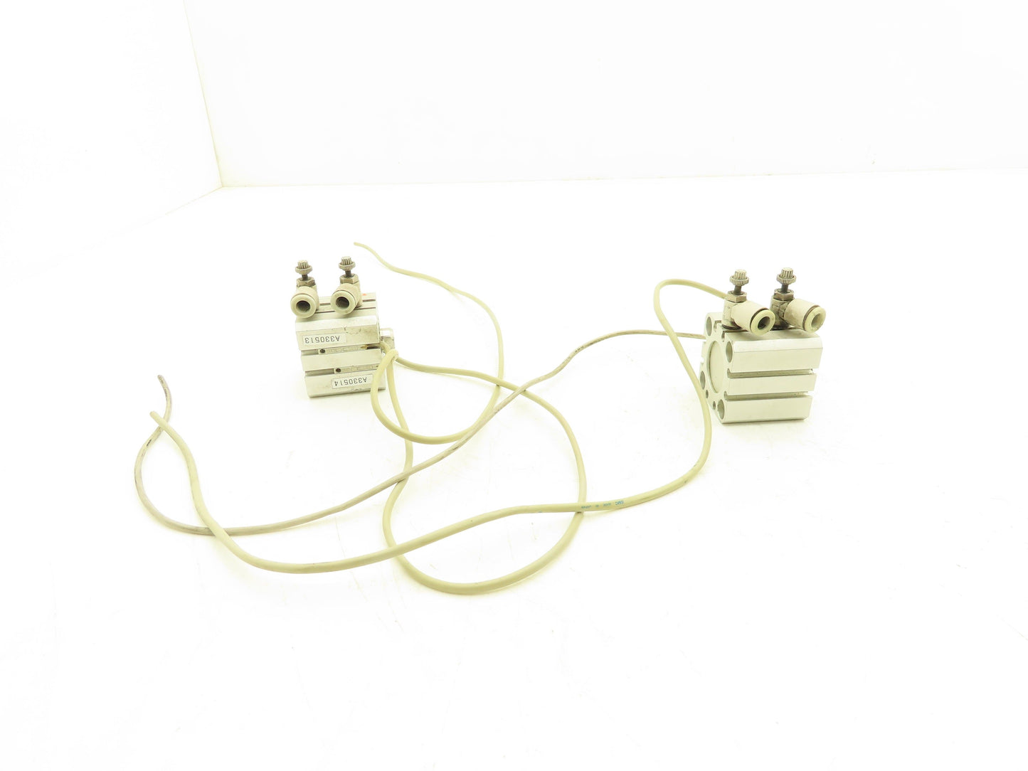 SMC CDQSB25-5D-M9BVLS Pneumatic Air Cylinder 25mm Bore 5mm Stroke 145PSI Lot of2