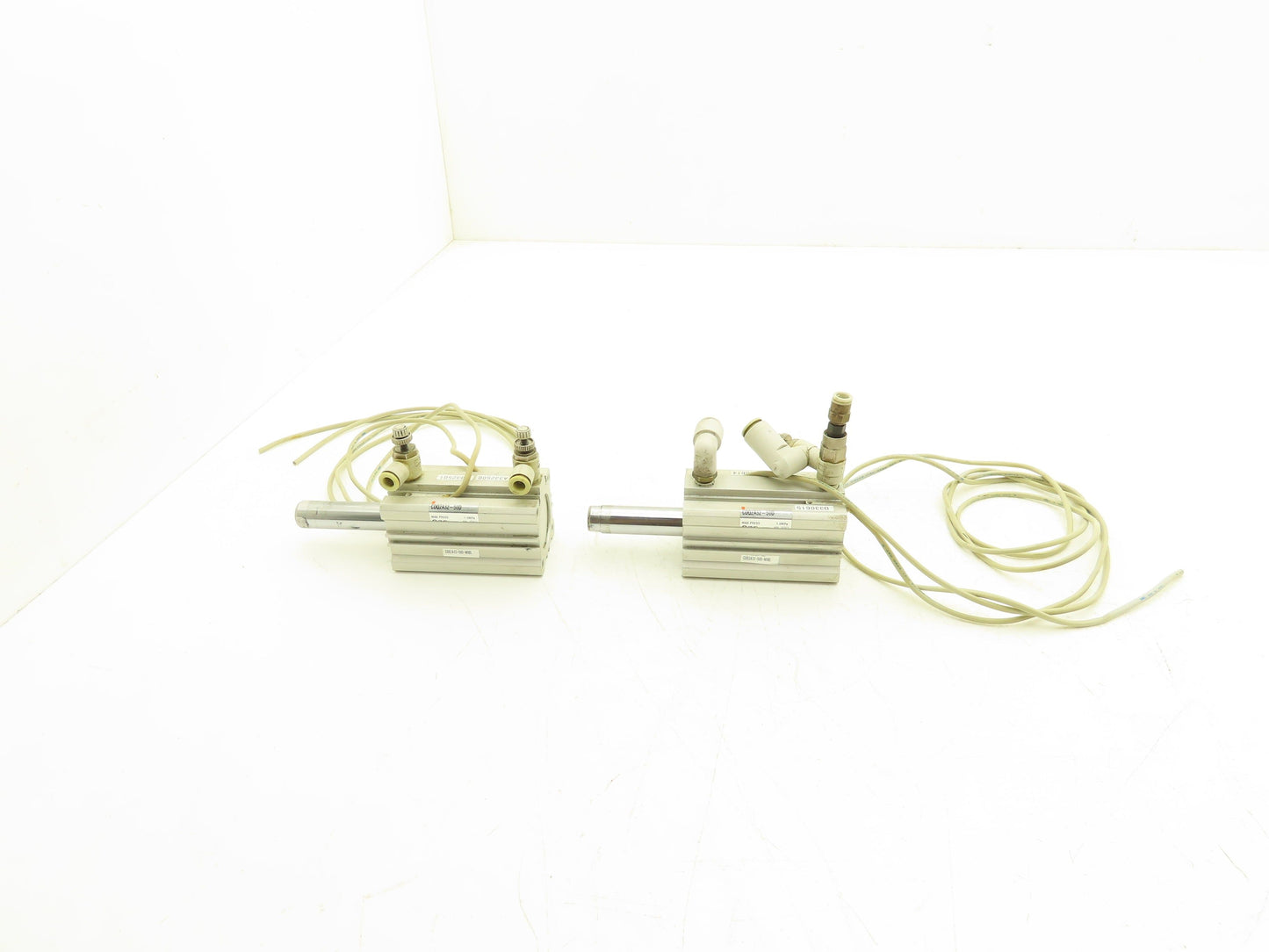 SMC CDQ2A32-50D-M9BL Pneumatic Air Cylinder 32mm Bore 50mm Stroke 145PSI Lot of2