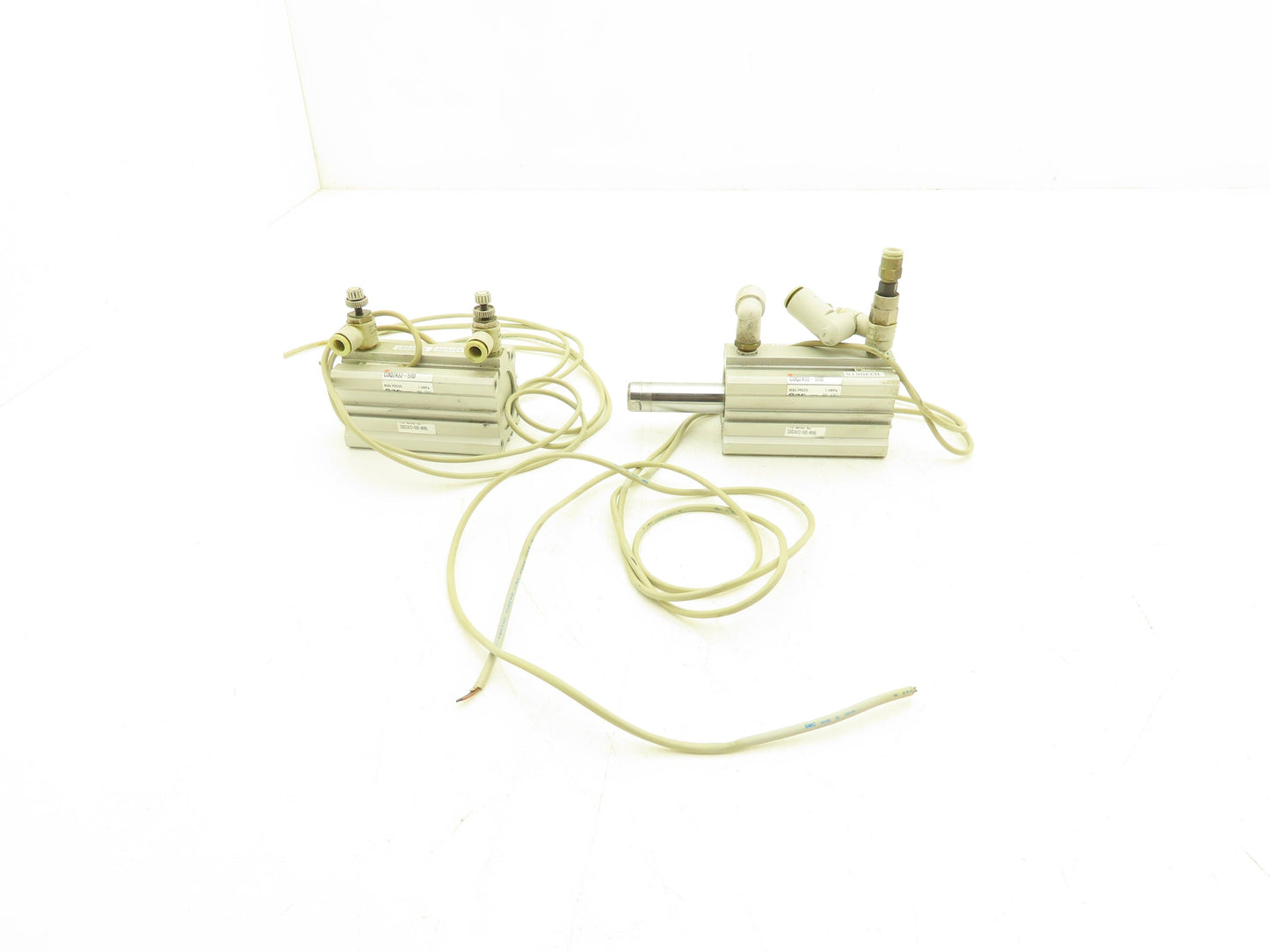 SMC CDQ2A32-50D-M9BL Pneumatic Air Cylinder 32mm Bore 50mm Stroke 145PSI Lot of2