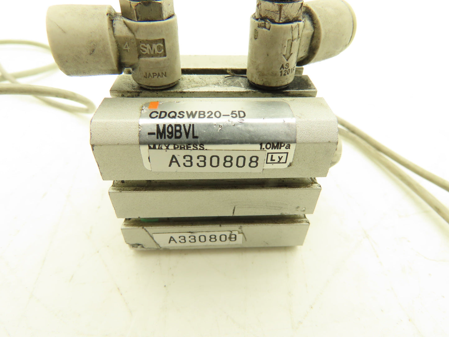 SMC CDQSWB20-5D-M9BVL Pneumatic Air Cylinder Double End 5mm Stroke Lot of 2