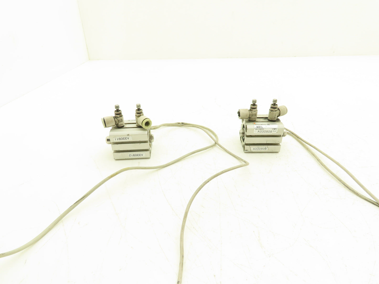 SMC CDQSWB20-5D-M9BVL Pneumatic Air Cylinder Double End 5mm Stroke Lot of 2