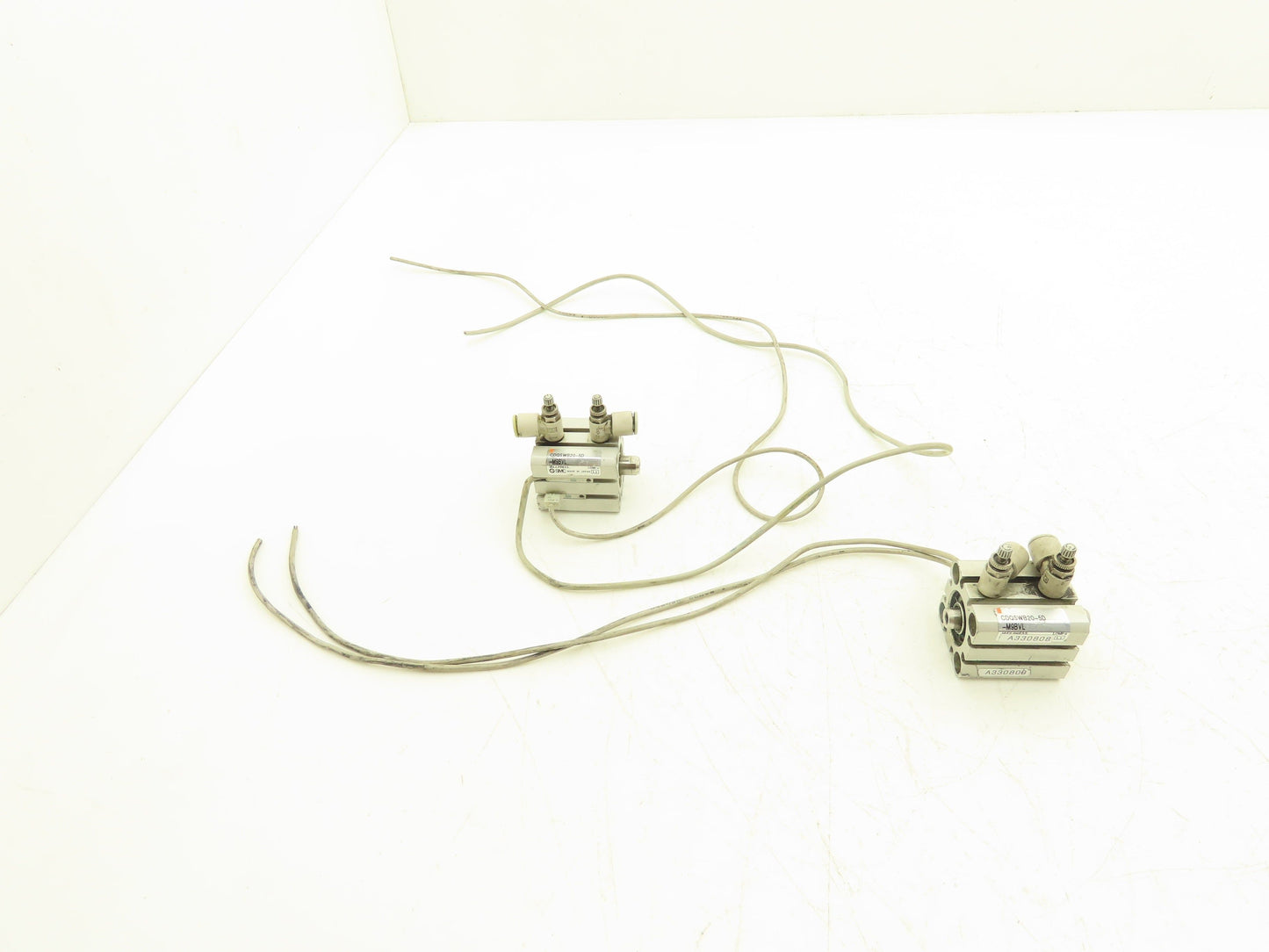 SMC CDQSWB20-5D-M9BVL Pneumatic Air Cylinder Double End 5mm Stroke Lot of 2