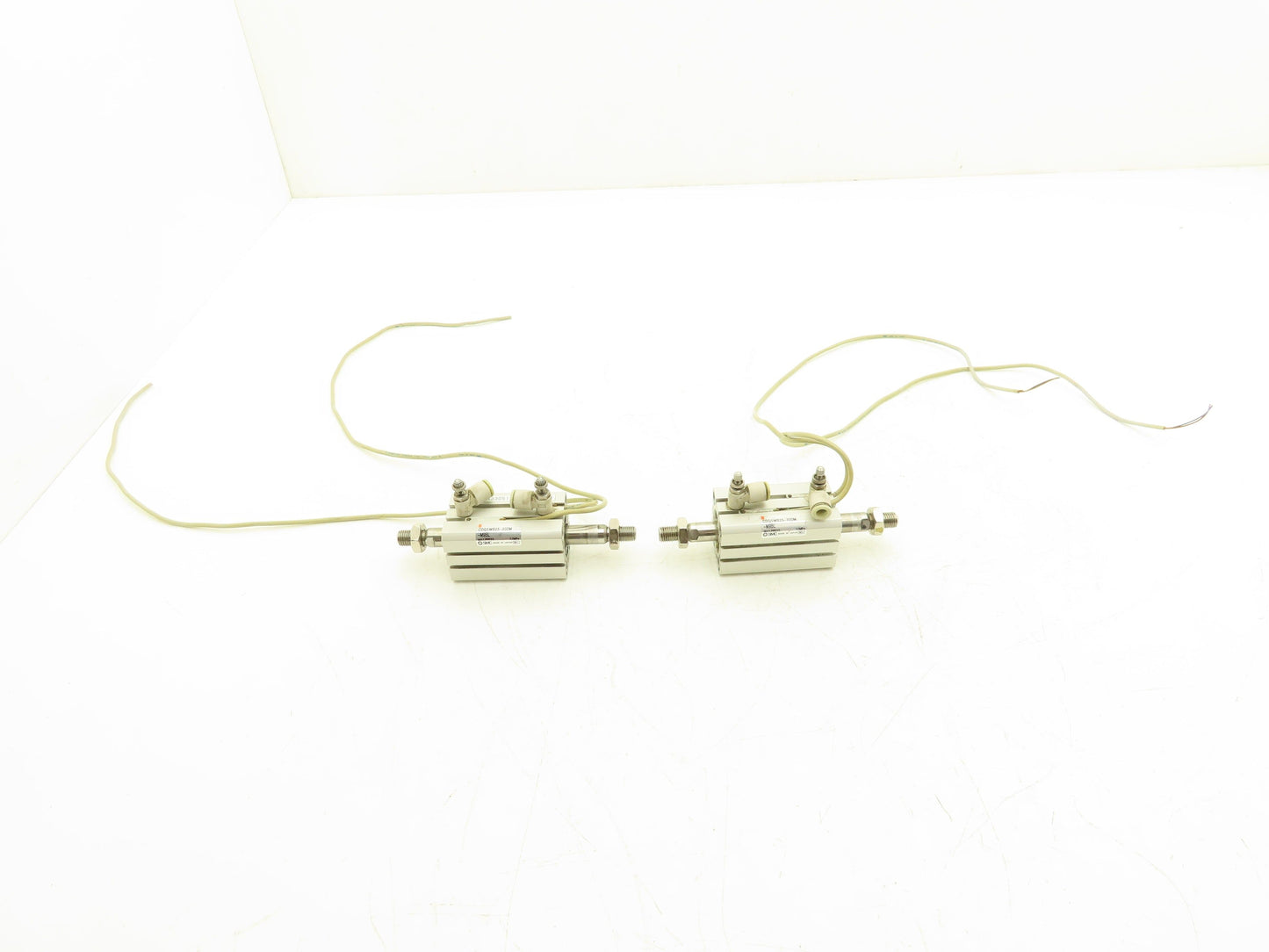 SMC CDQSWB25-30DM-M9BL Pneumatic Air Cylinder Double End 5mm Stroke Lot of 2