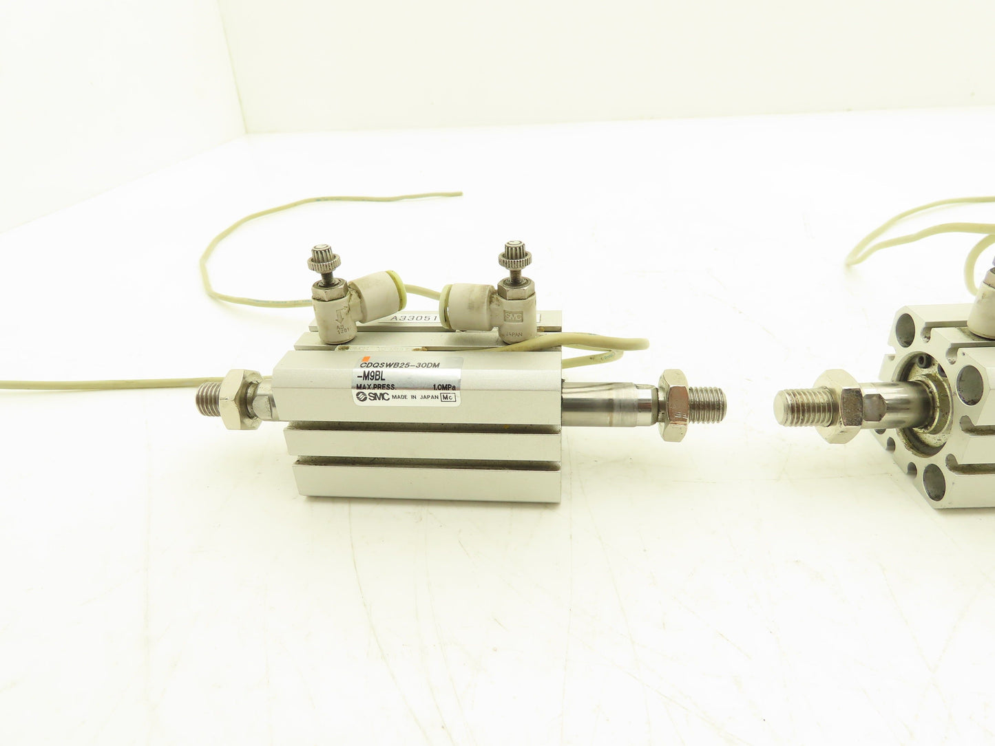 SMC CDQSWB25-30DM-M9BL Pneumatic Air Cylinder Double End 5mm Stroke Lot of 2