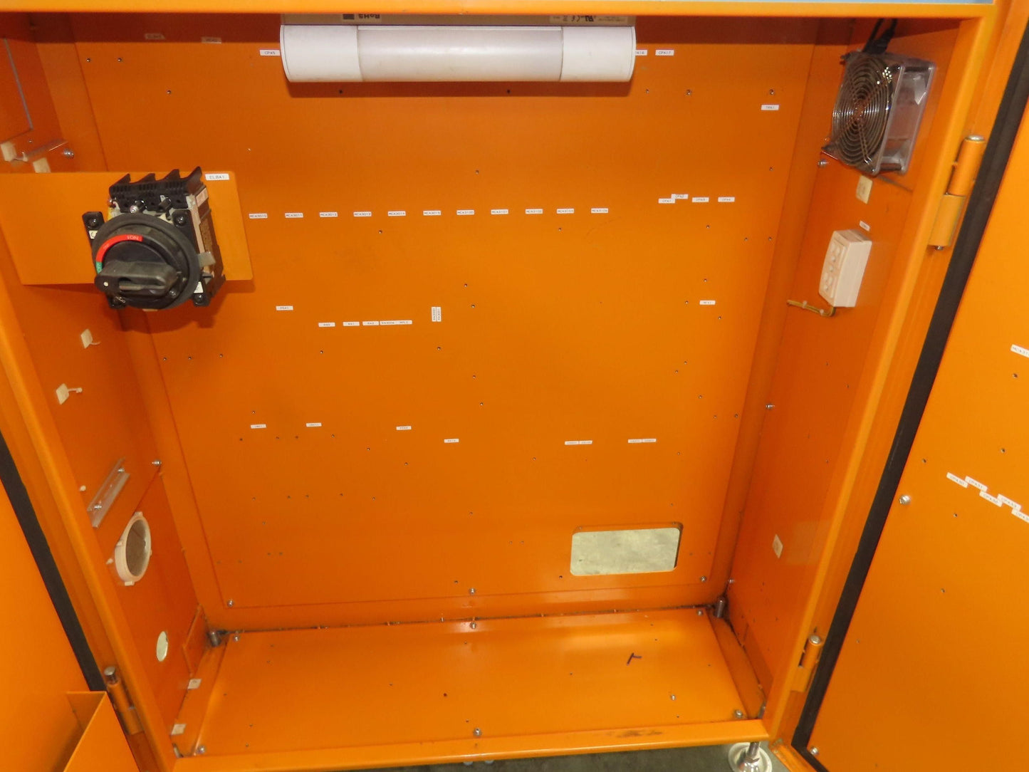 Takigen Freestanding Electrical Enclosure 1100x1000x300mm 40A Disconnect