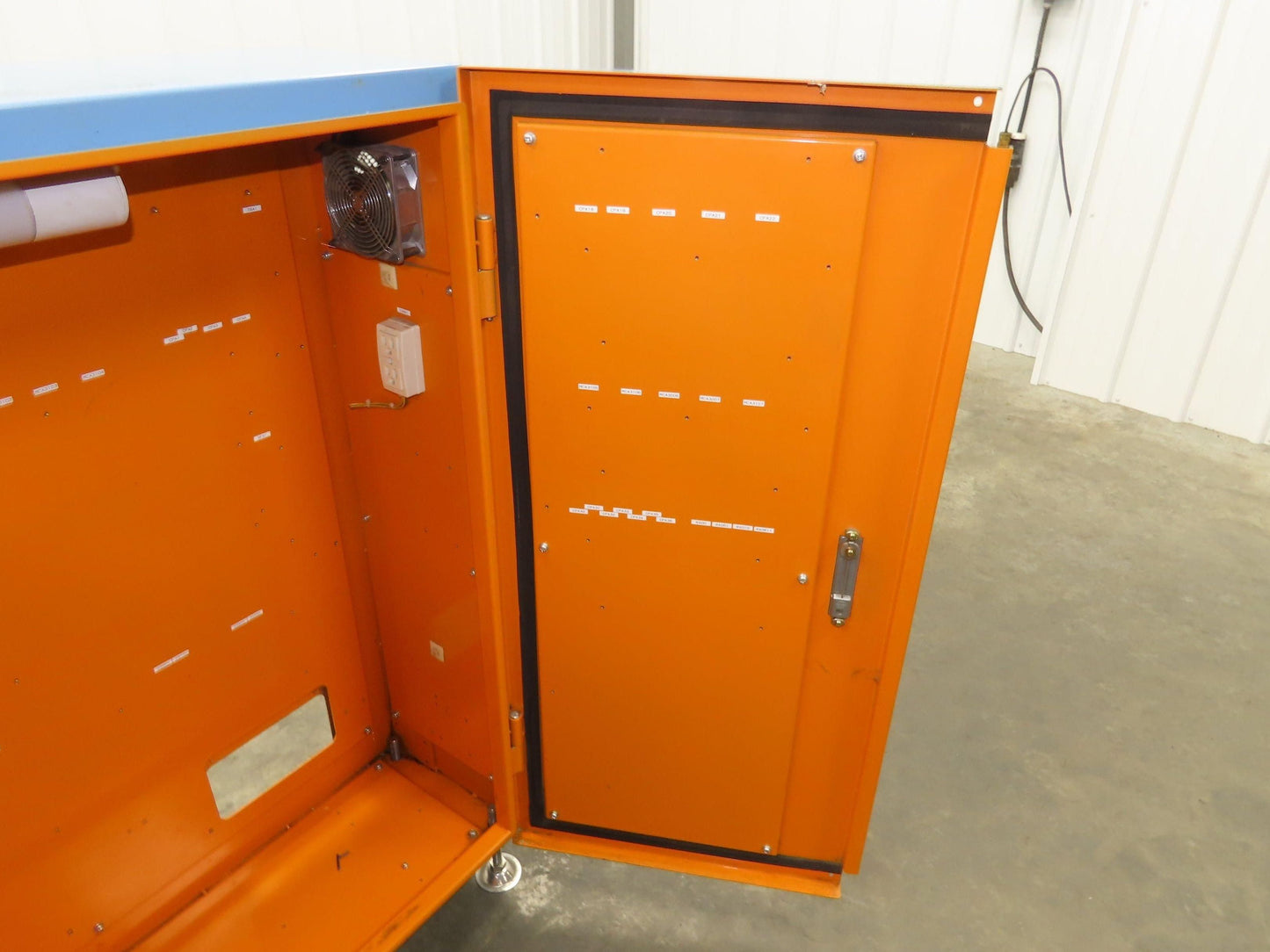 Takigen Freestanding Electrical Enclosure 1100x1000x300mm 40A Disconnect